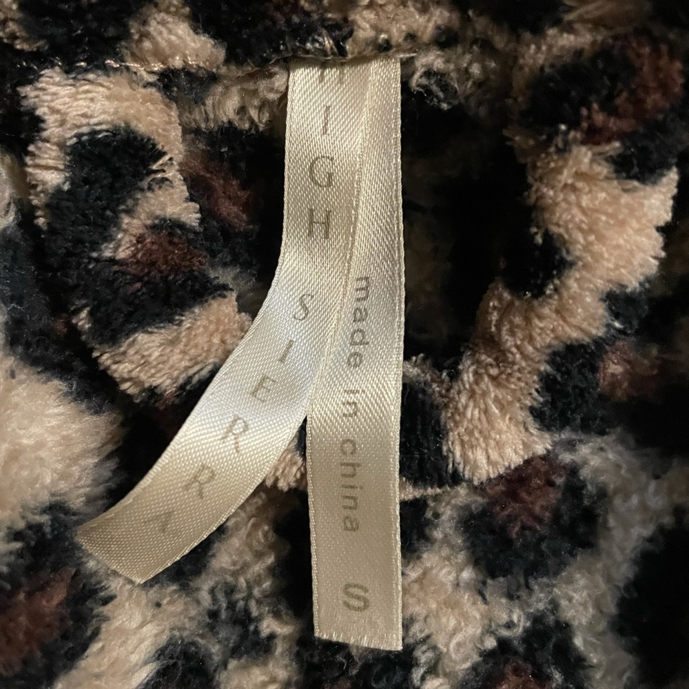Leopard print robe - Picture 2 of 3